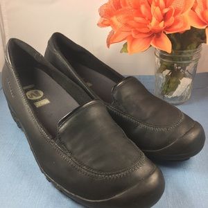 Merrell Black Leather Slip on Loafers Size 9 (F03)